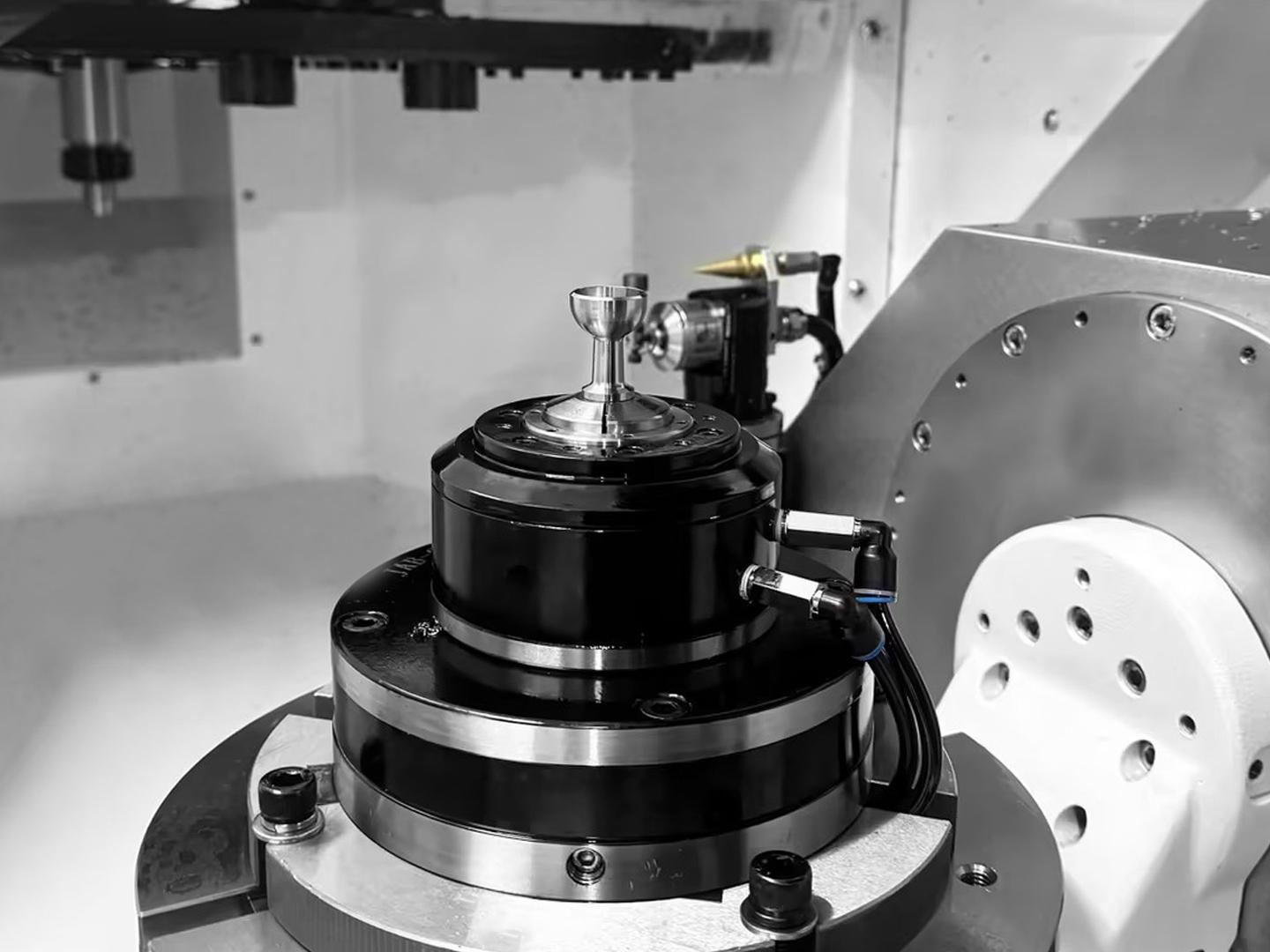 Choosing the Right Vertical Milling Machine for Small Shops