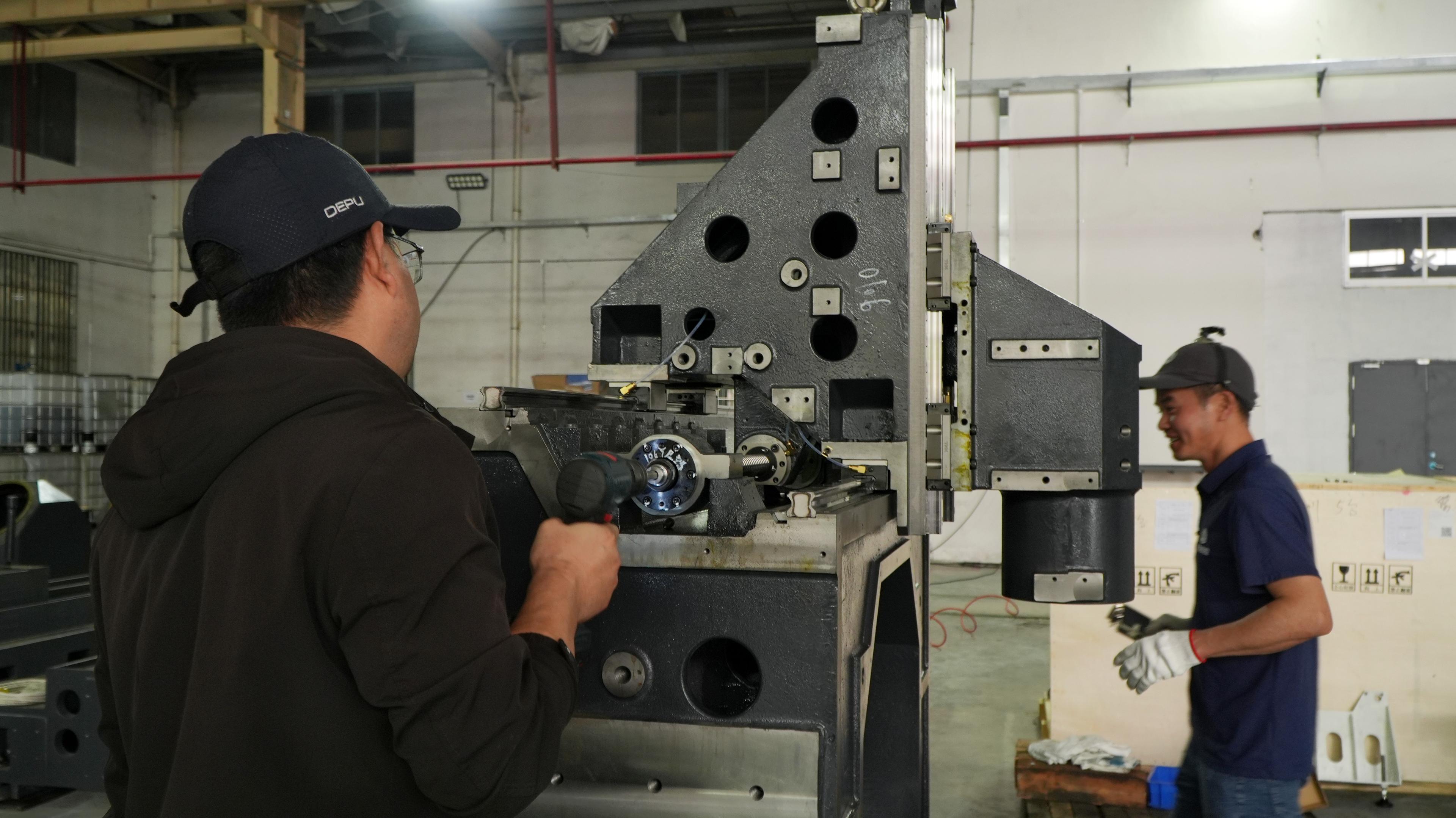 7 Essential Features to Look for in a Heavy-Duty Vertical Milling Machine